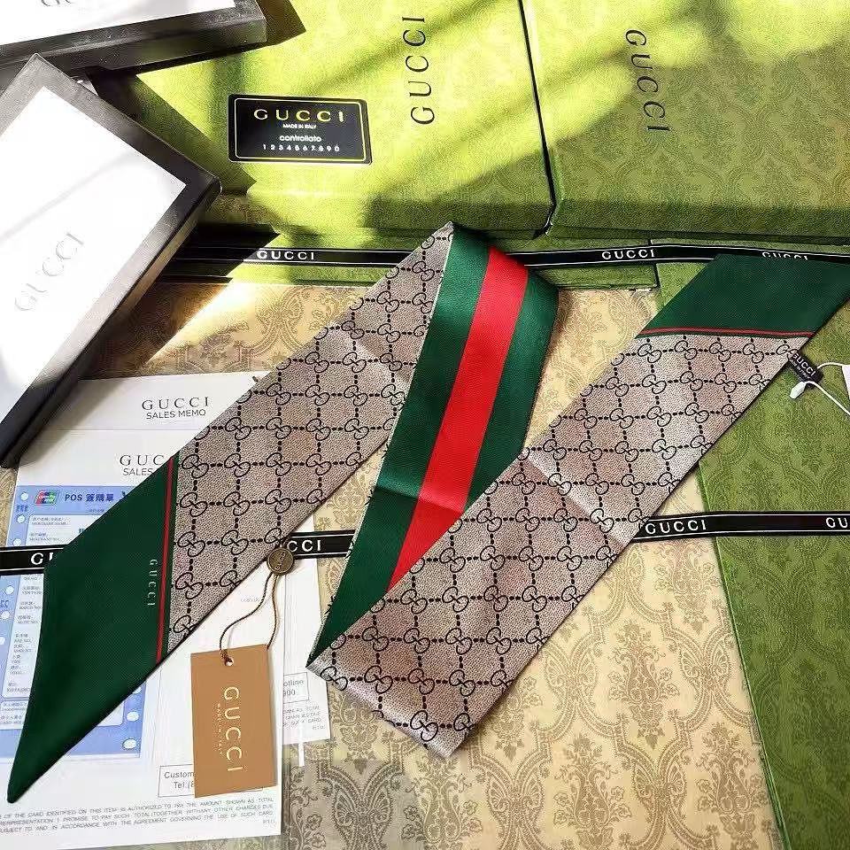 GREEN AND RED GG SCARF
