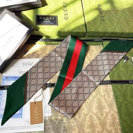 GREEN AND RED GG SCARF