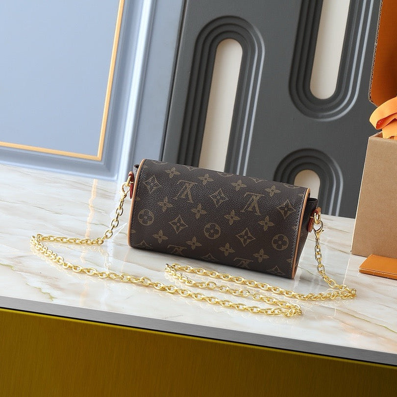 THE CAMILLE POCHETTE BAG