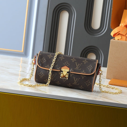 THE CAMILLE POCHETTE BAG