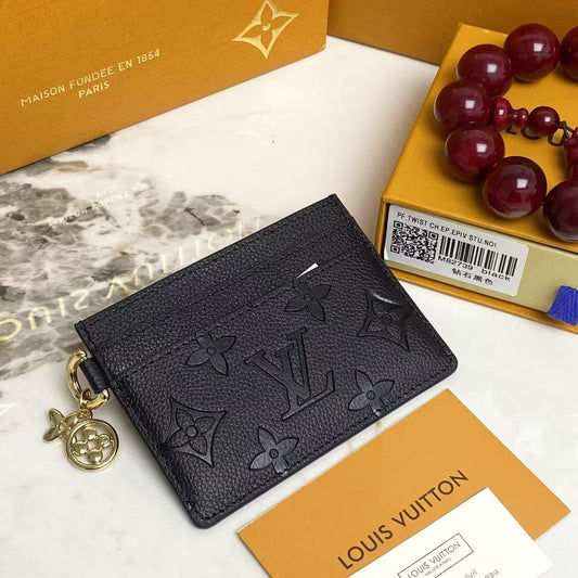 CARD HOLDER - PLAIN BLACK